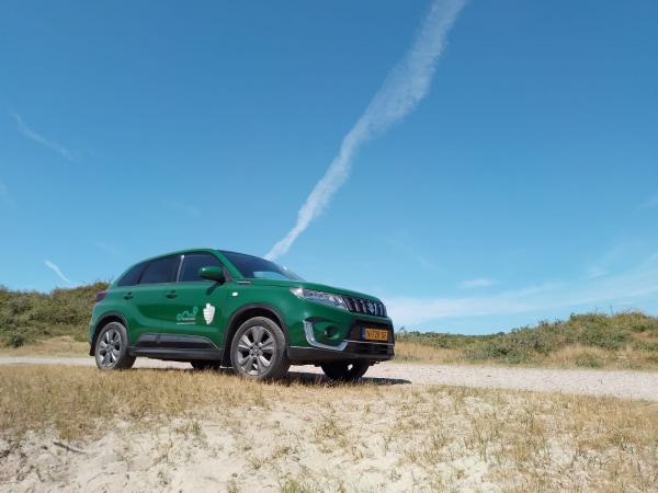 BOA auto in de duinen